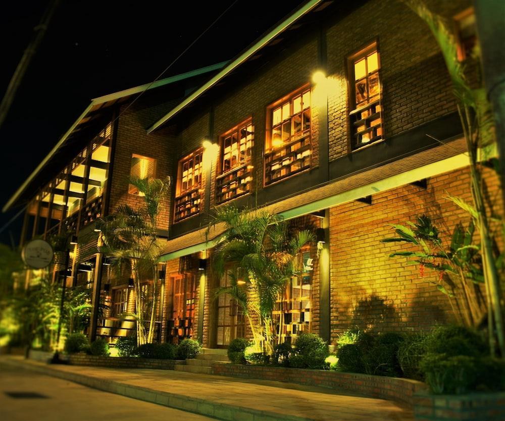 Paradise Hotel Nyaung Shwe Inle Lake Экстерьер фото