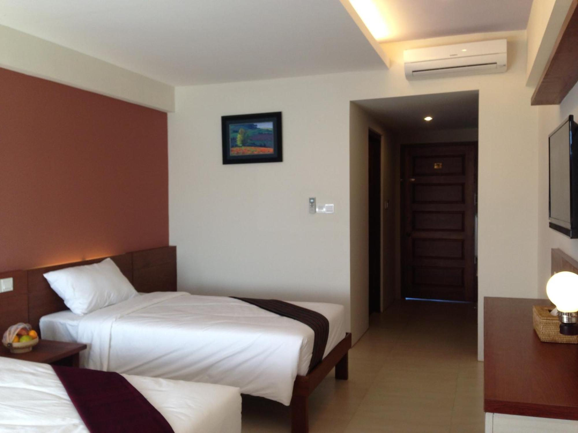 Paradise Hotel Nyaung Shwe Inle Lake Экстерьер фото