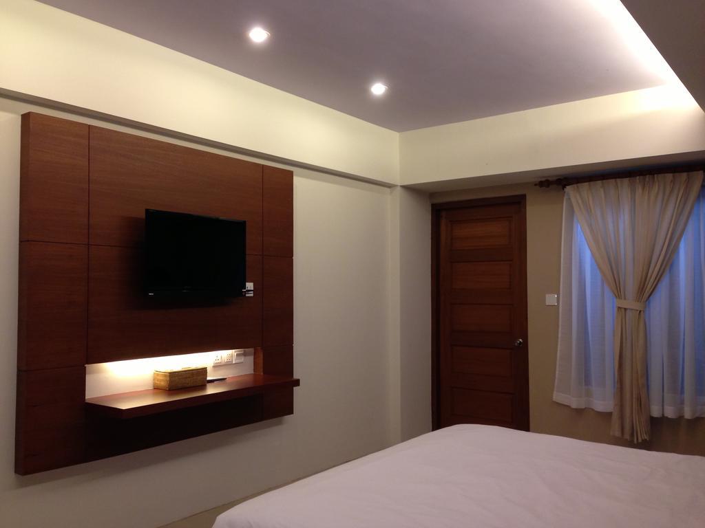 Paradise Hotel Nyaung Shwe Inle Lake Экстерьер фото
