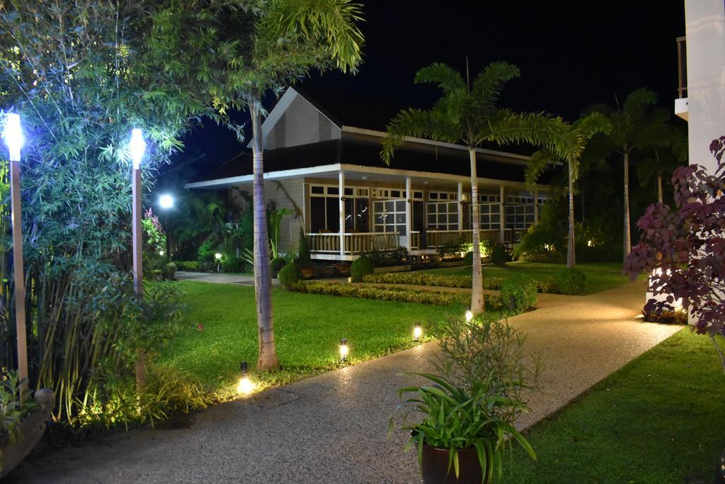 Paradise Hotel Nyaung Shwe Inle Lake Экстерьер фото