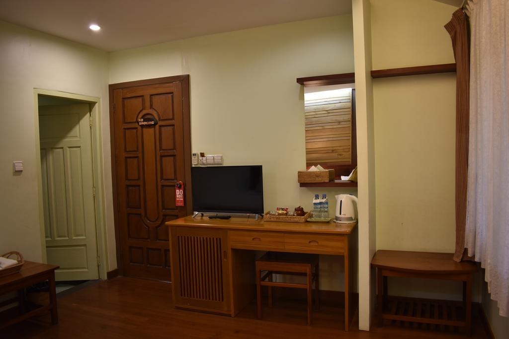 Paradise Hotel Nyaung Shwe Inle Lake Экстерьер фото