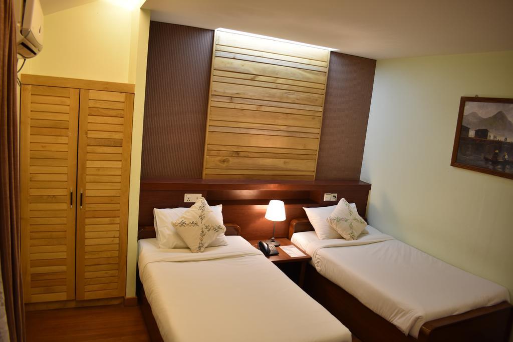 Paradise Hotel Nyaung Shwe Inle Lake Экстерьер фото