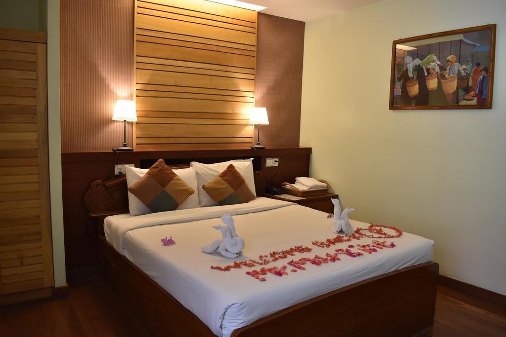 Paradise Hotel Nyaung Shwe Inle Lake Экстерьер фото
