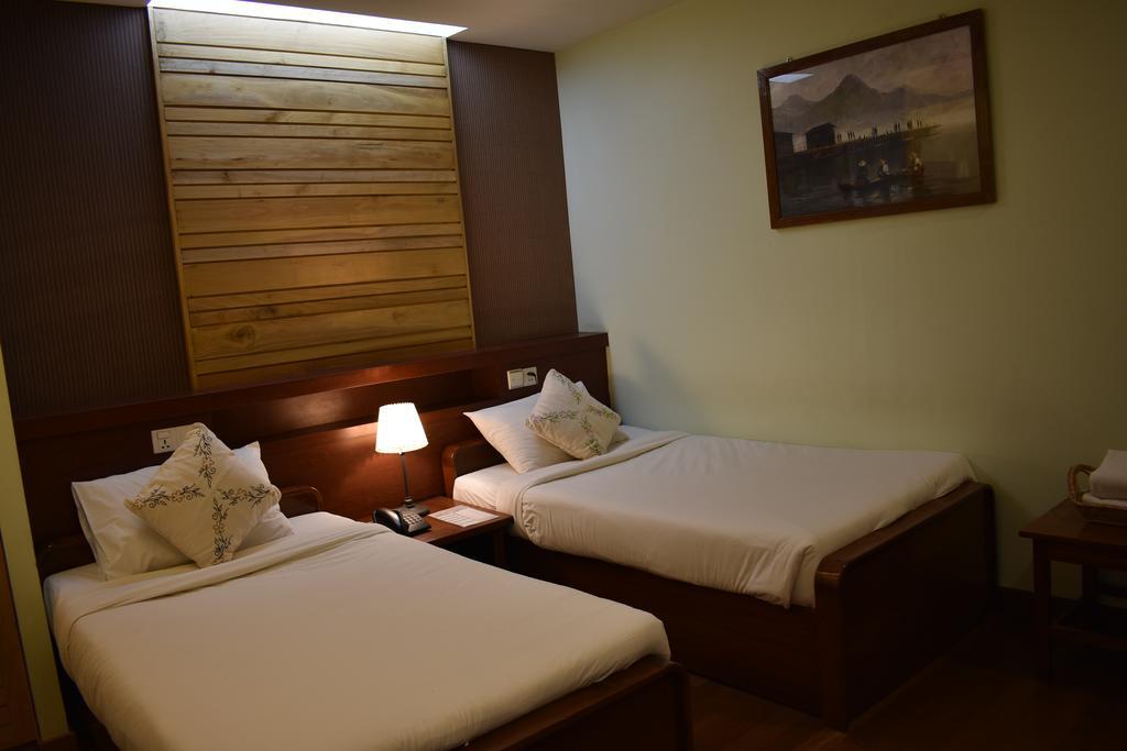 Paradise Hotel Nyaung Shwe Inle Lake Экстерьер фото