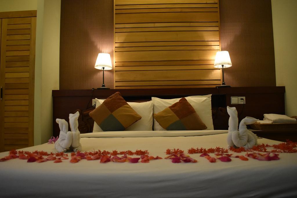 Paradise Hotel Nyaung Shwe Inle Lake Экстерьер фото