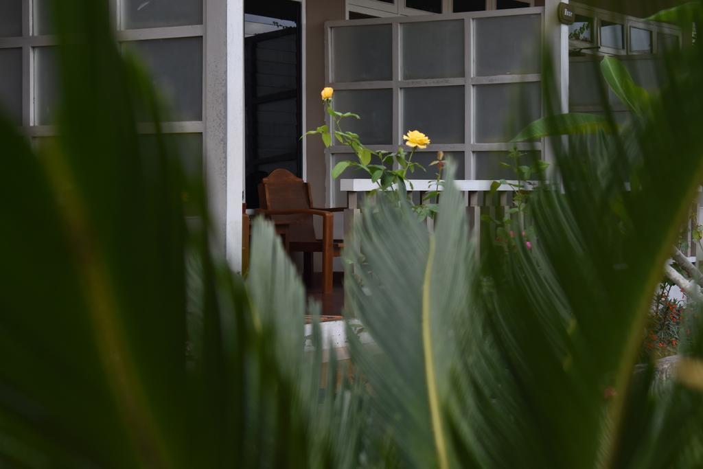 Paradise Hotel Nyaung Shwe Inle Lake Экстерьер фото